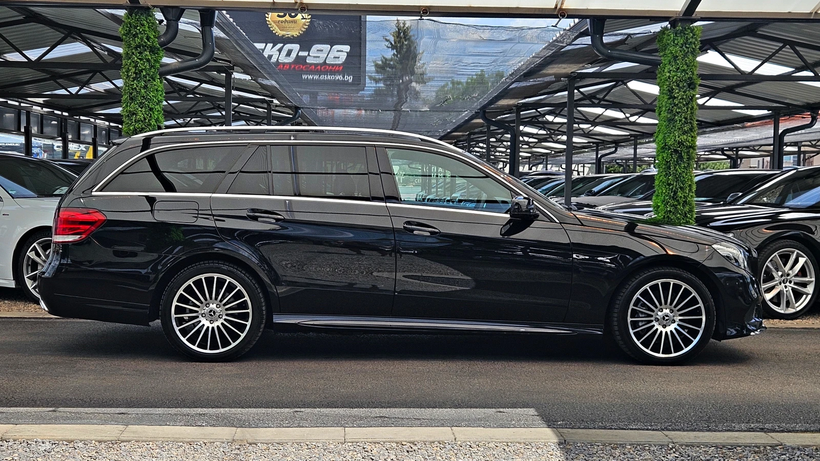 Mercedes-Benz E 350 AMG/4MAT/GERMANY/CAMERA/ПОДГРЕВ/AIRMAT/HARMAN/LIZI, снимка 4 - Автомобили и джипове - 54993845