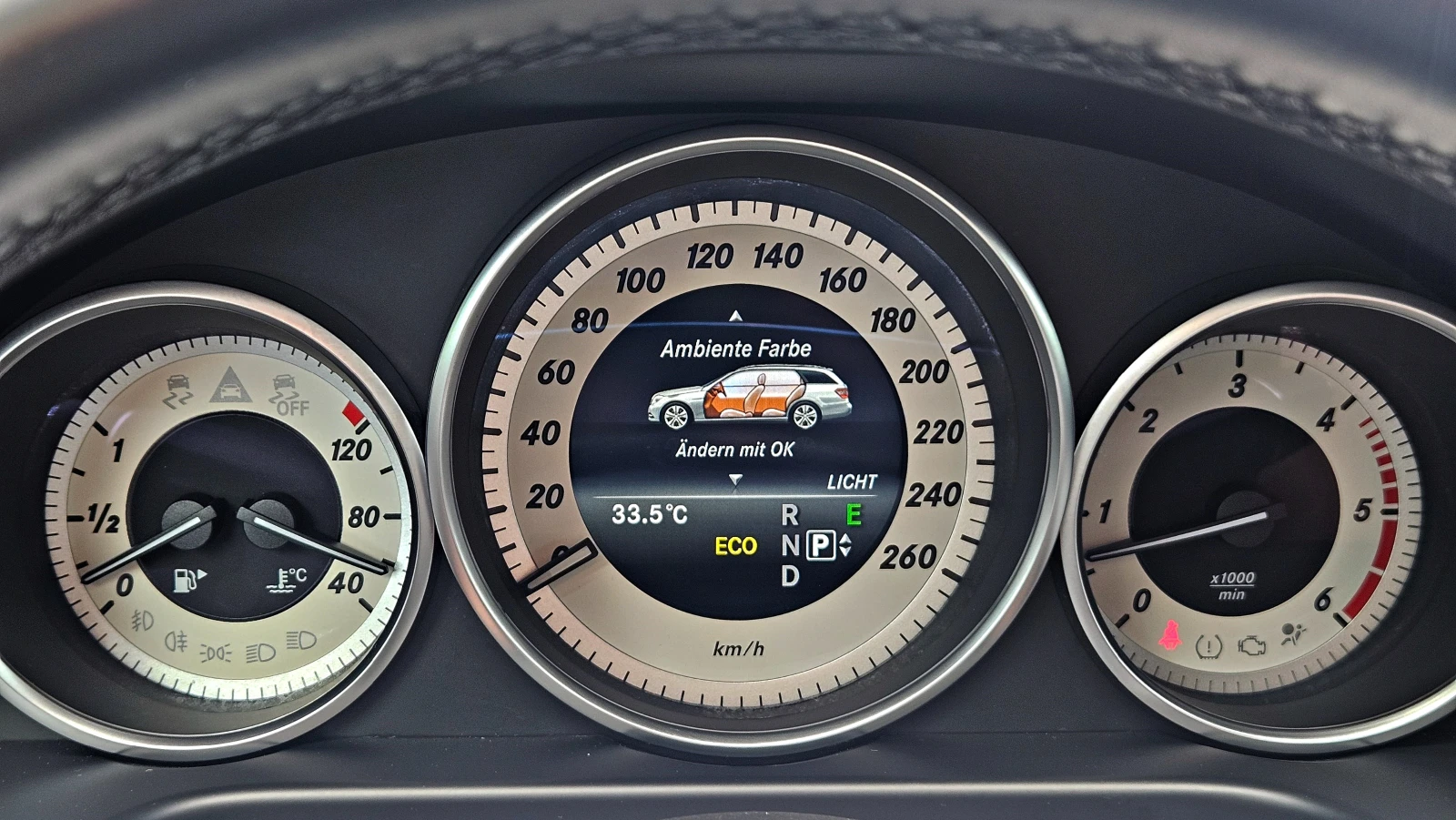 Mercedes-Benz E 350 AMG/4MAT/GERMANY/CAMERA/ПОДГРЕВ/AIRMAT/HARMAN/LIZI, снимка 10 - Автомобили и джипове - 54993845