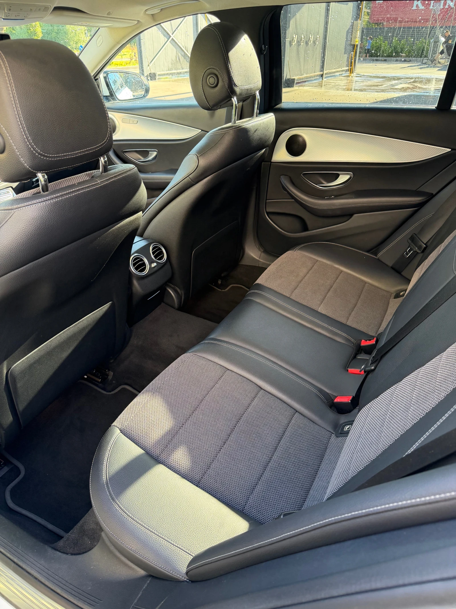 Mercedes-Benz E 220 D 4MATIC All-TERRAIN, снимка 10 - Автомобили и джипове - 55157691