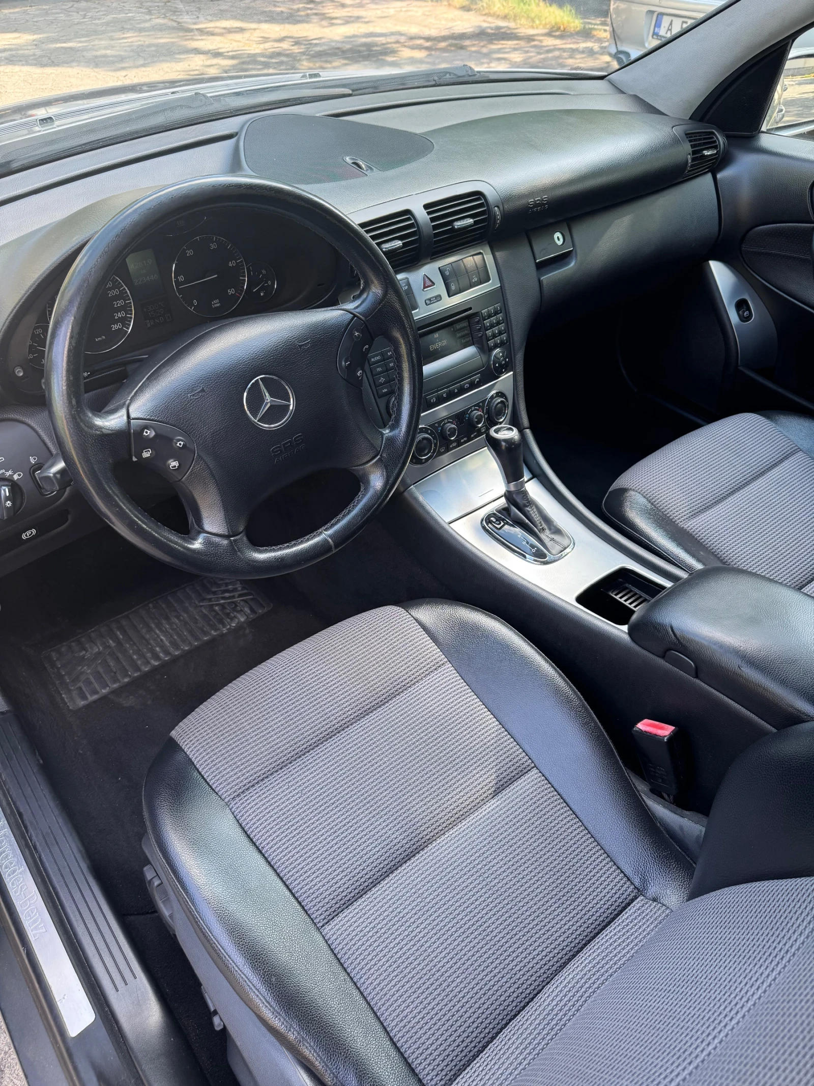 Mercedes-Benz C 200, снимка 5 - Автомобили и джипове - 55726719