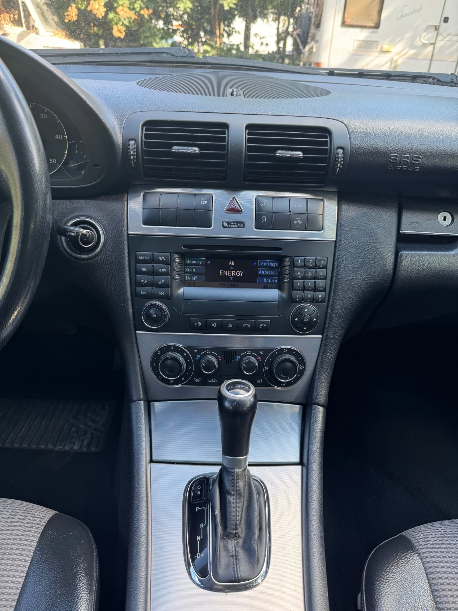Mercedes-Benz C 200, снимка 9 - Автомобили и джипове - 55726719