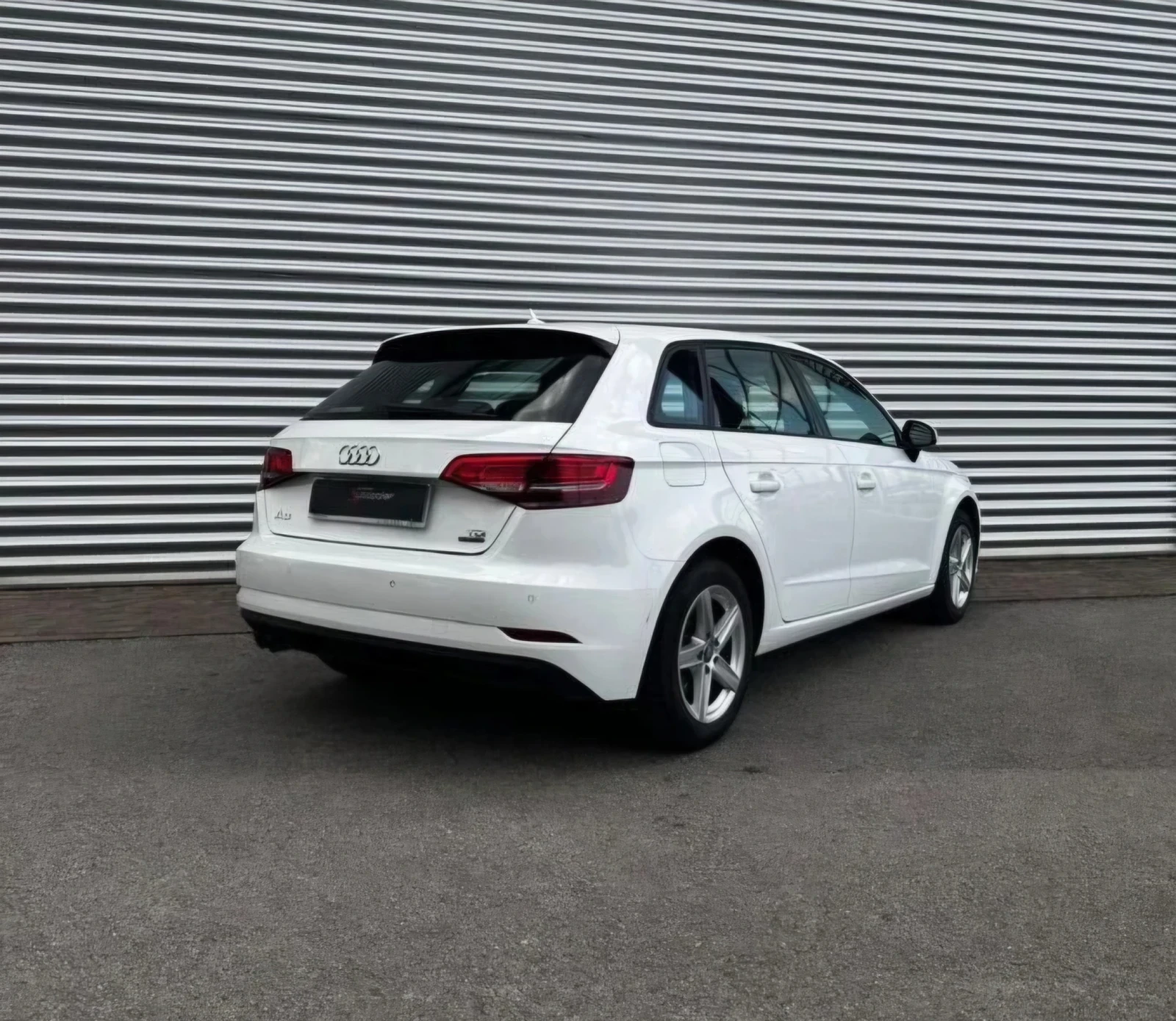 Audi A3 2.0TDI* QUATTRO* NAVI* LED, снимка 2 - Автомобили и джипове - 55950808