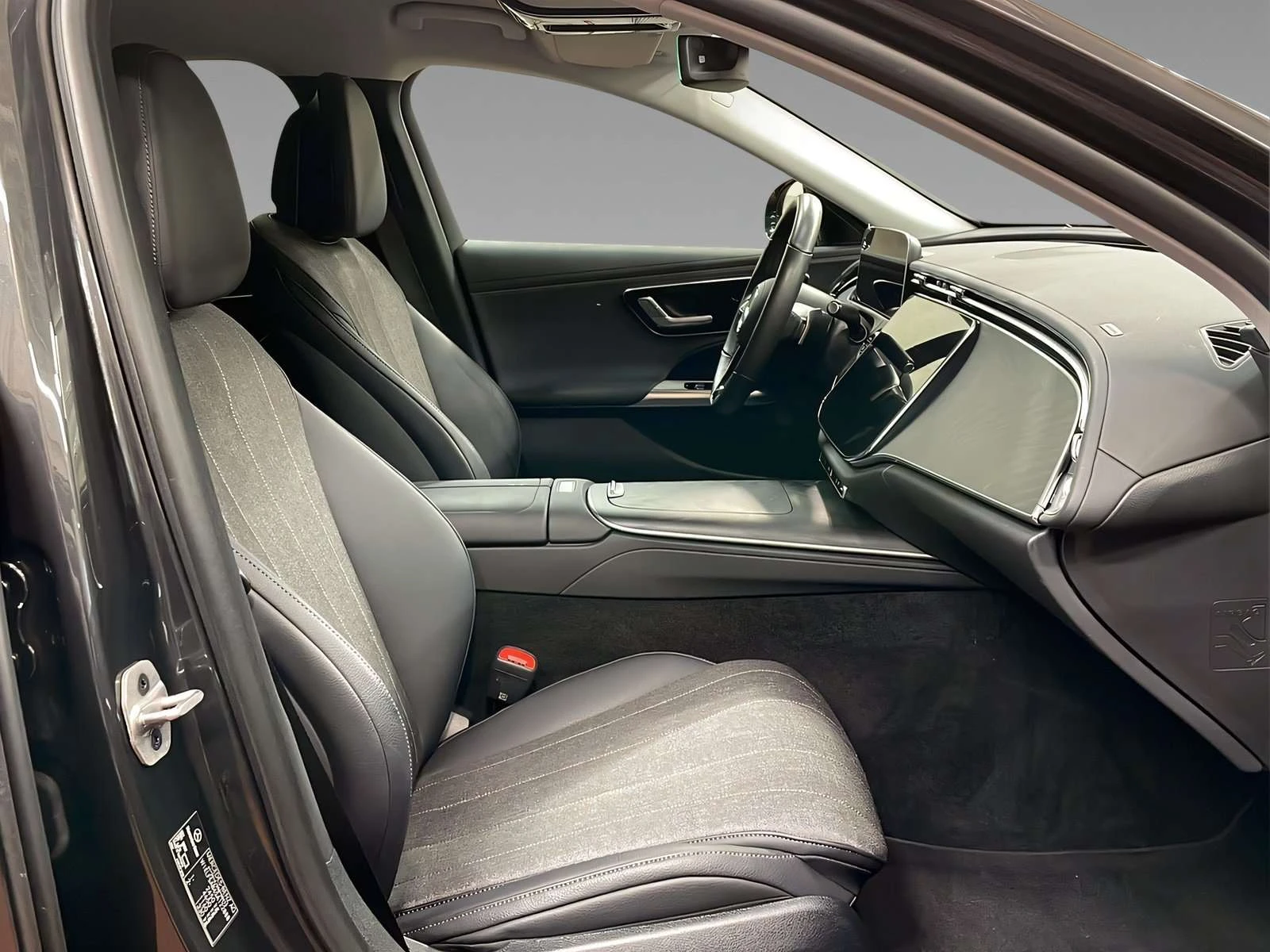 Mercedes-Benz E 200 | Mobile.bg � ����������� 12