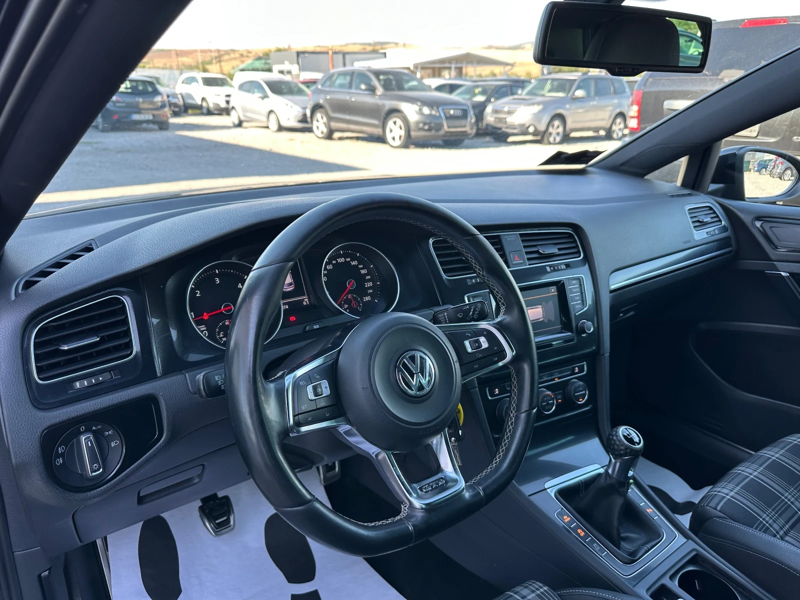 VW Golf 2.0TDI-184-GTD-РЕАЛЕН ПРОБЕГ-XENON-LED, снимка 8 - Автомобили и джипове - 56016241