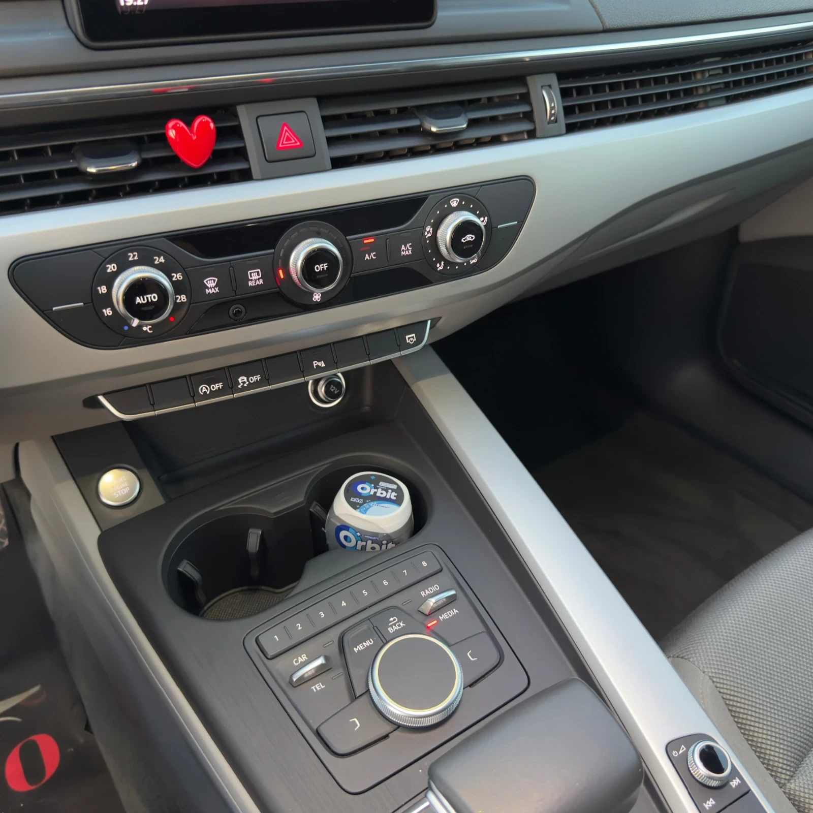 Audi A4 1.4 TFSI S-Tronic Carplay, снимка 15 - Автомобили и джипове - 56144020