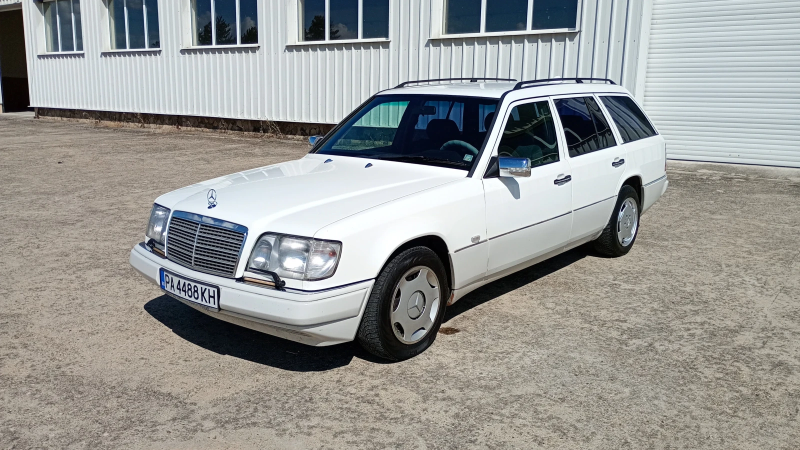 Mercedes-Benz E 250 S 124, снимка 2 - Автомобили и джипове - 56218776