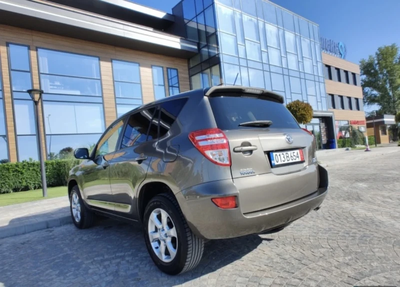 Toyota Rav4 2.0 EXCLUSIVE FULL-NAVI-KAMERA-PODGREV, снимка 6 - Автомобили и джипове - 48677249