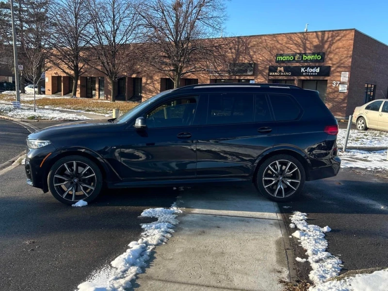 BMW X7 * M50i * CARFAX * БЕЗ ПЪРВОНАЧАЛНА ВНОСКА, снимка 2 - Автомобили и джипове - 52847938