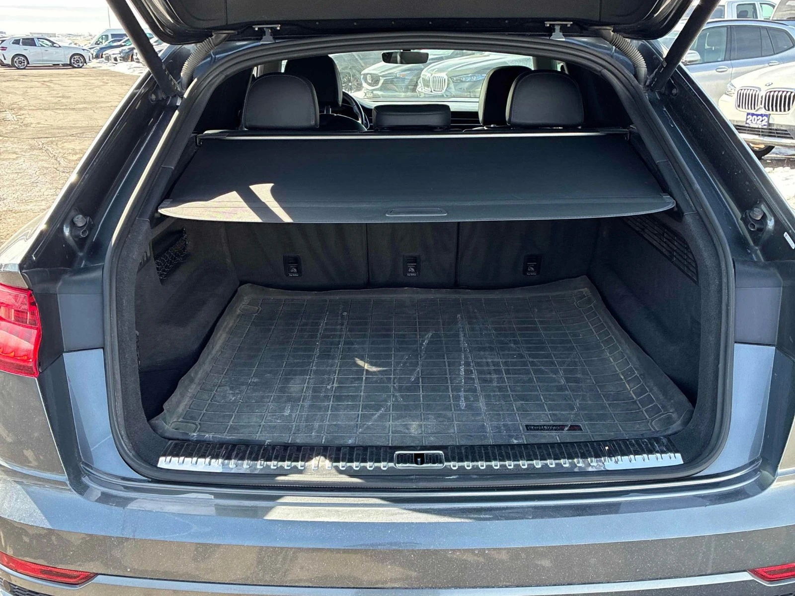 Audi Q8 TECHNIK РЕГИСТРАЦИЯ & ОБСЛУЖВАНЕ, снимка 15 - Автомобили и джипове - 54145551