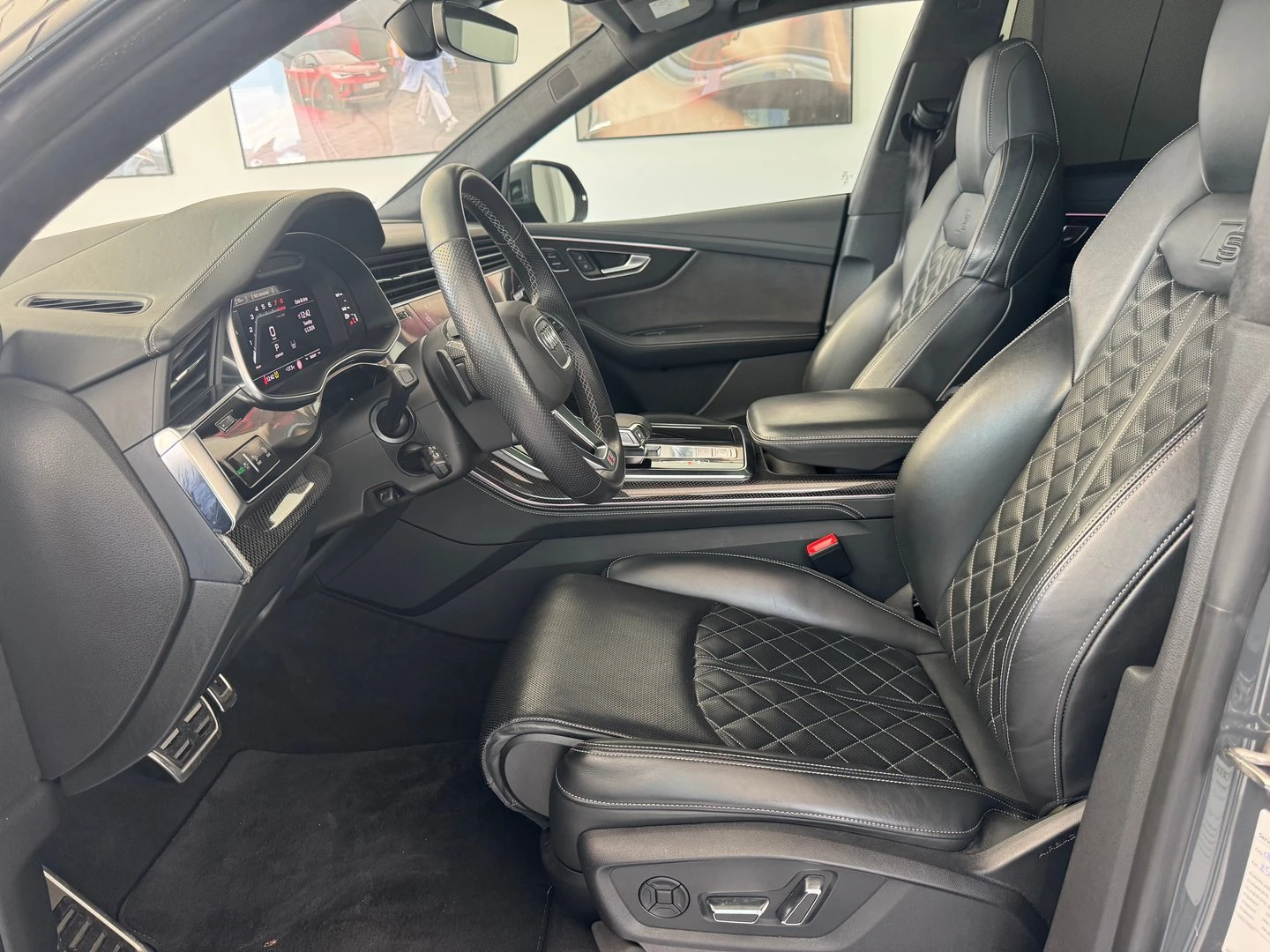 Audi SQ8, снимка 5 - Автомобили и джипове - 54765352