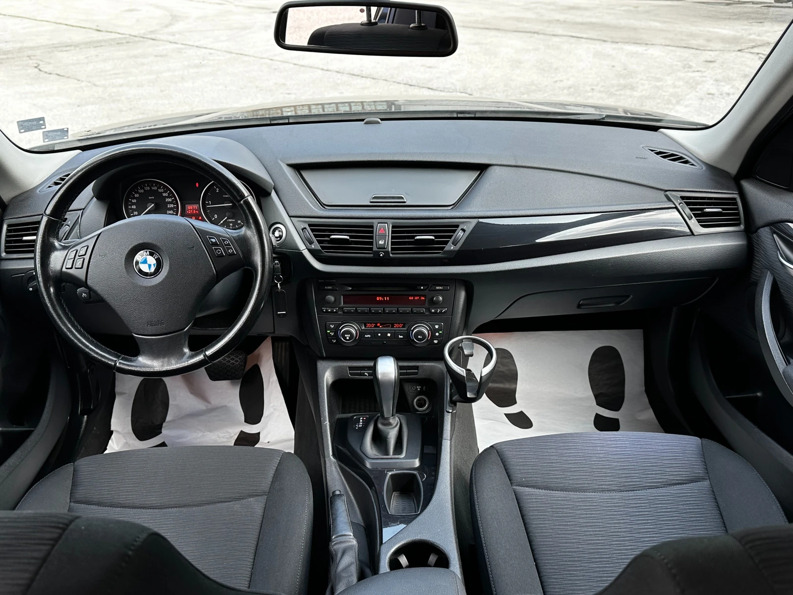 BMW X1 2.0d 143кс/Автоматик/ГАРАНЦИЯ, снимка 14 - Автомобили и джипове - 55141585
