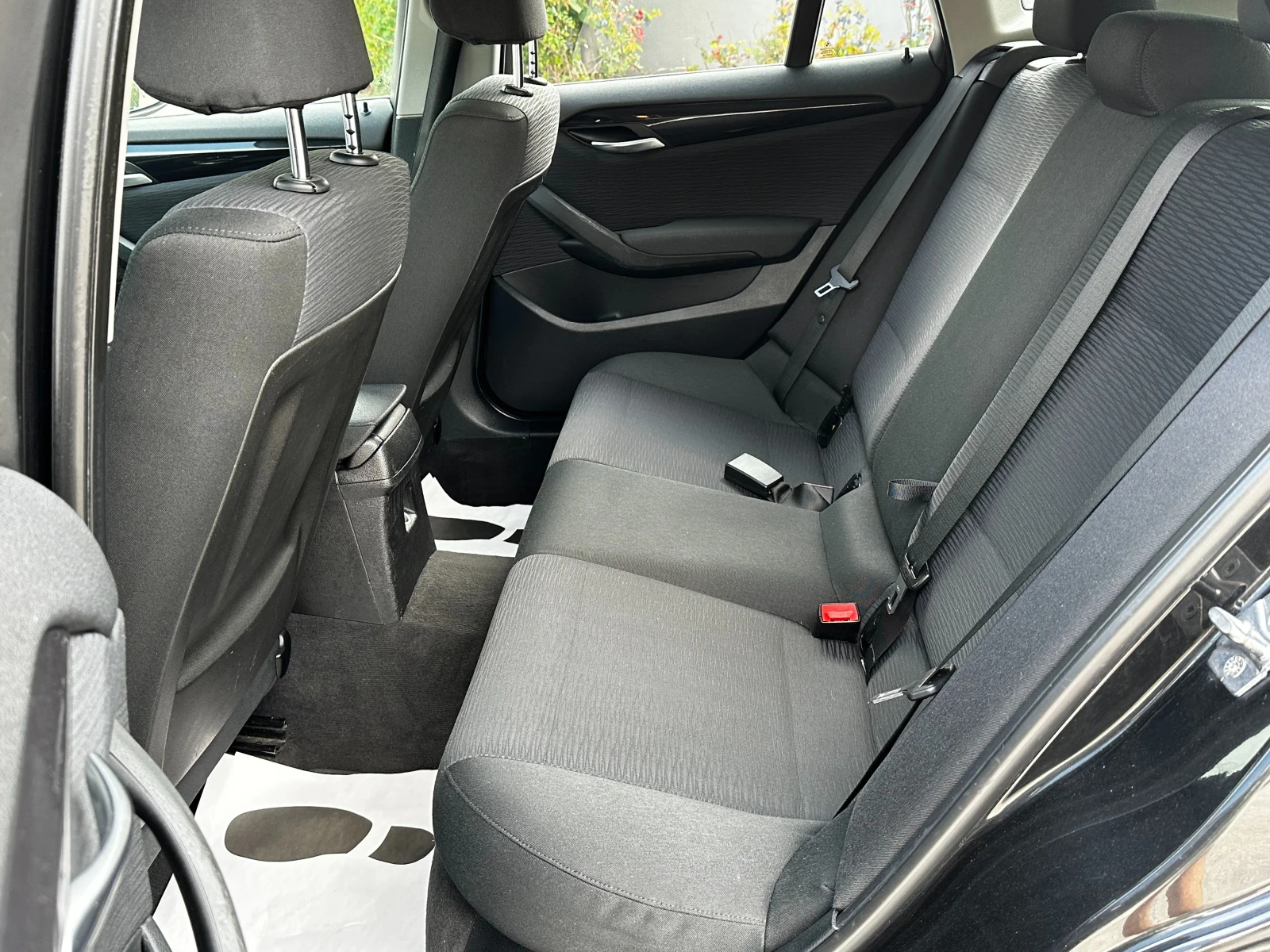 BMW X1 2.0d 143кс/Автоматик/ГАРАНЦИЯ, снимка 13 - Автомобили и джипове - 55141585