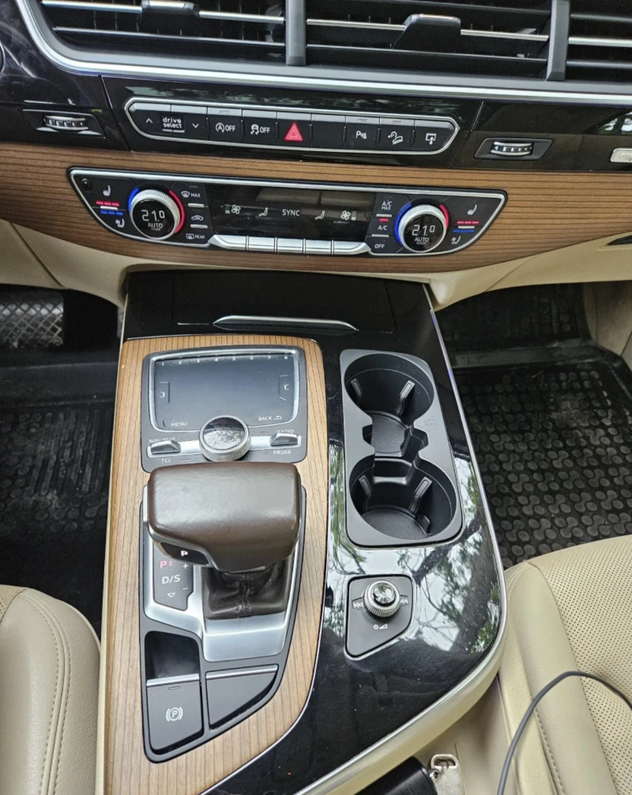 Audi Q7 3.0 T, снимка 12 - Автомобили и джипове - 55246687