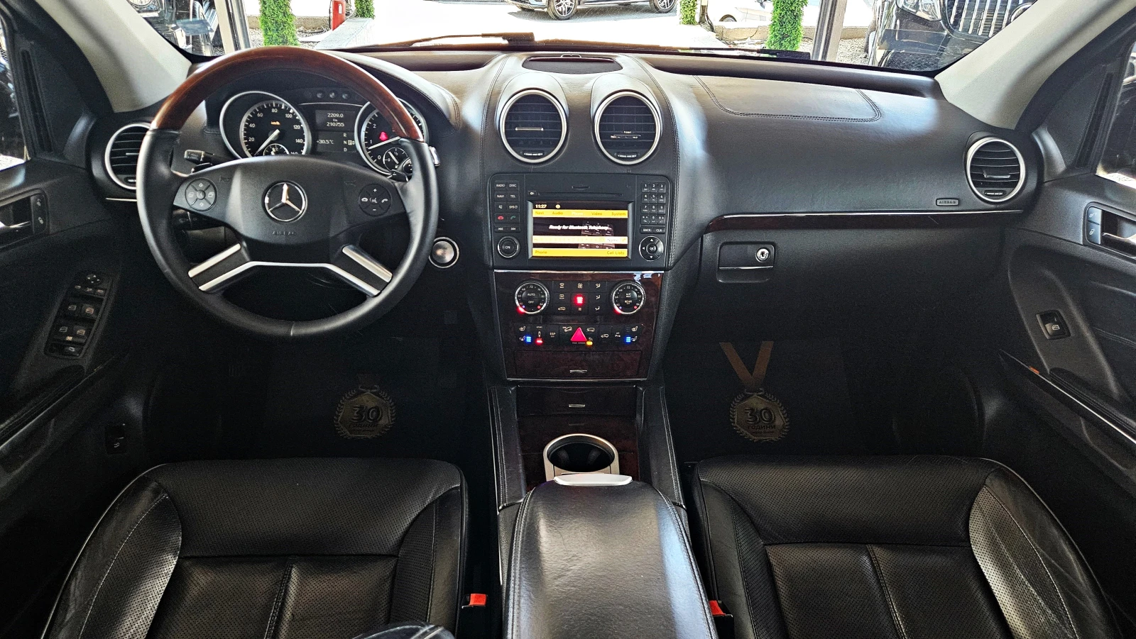 Mercedes-Benz GL 550 AMG/7MESTA/CAMERA/HARMAN/KARDON/ПОДГРЕВ/ОБДУХ/ЛИЗИ, снимка 9 - Автомобили и джипове - 55477583