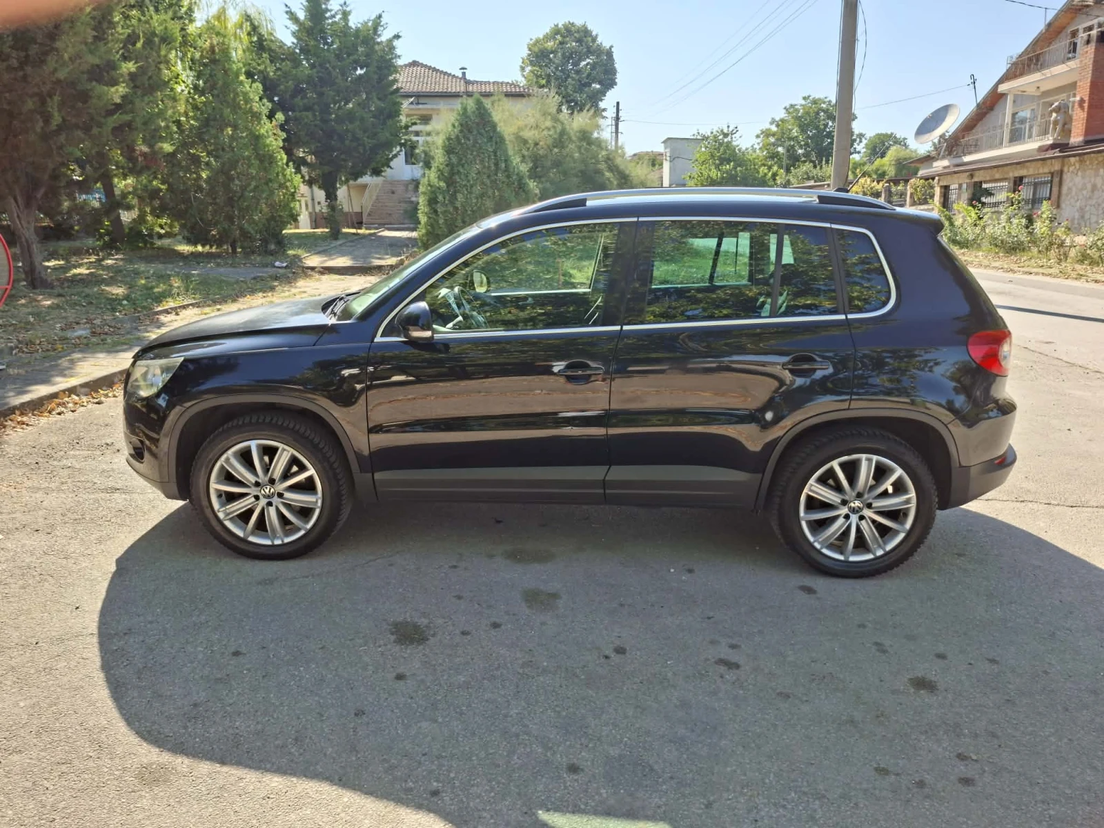VW Tiguan 2.0 TDI 4x4, снимка 3 - Автомобили и джипове - 55676651
