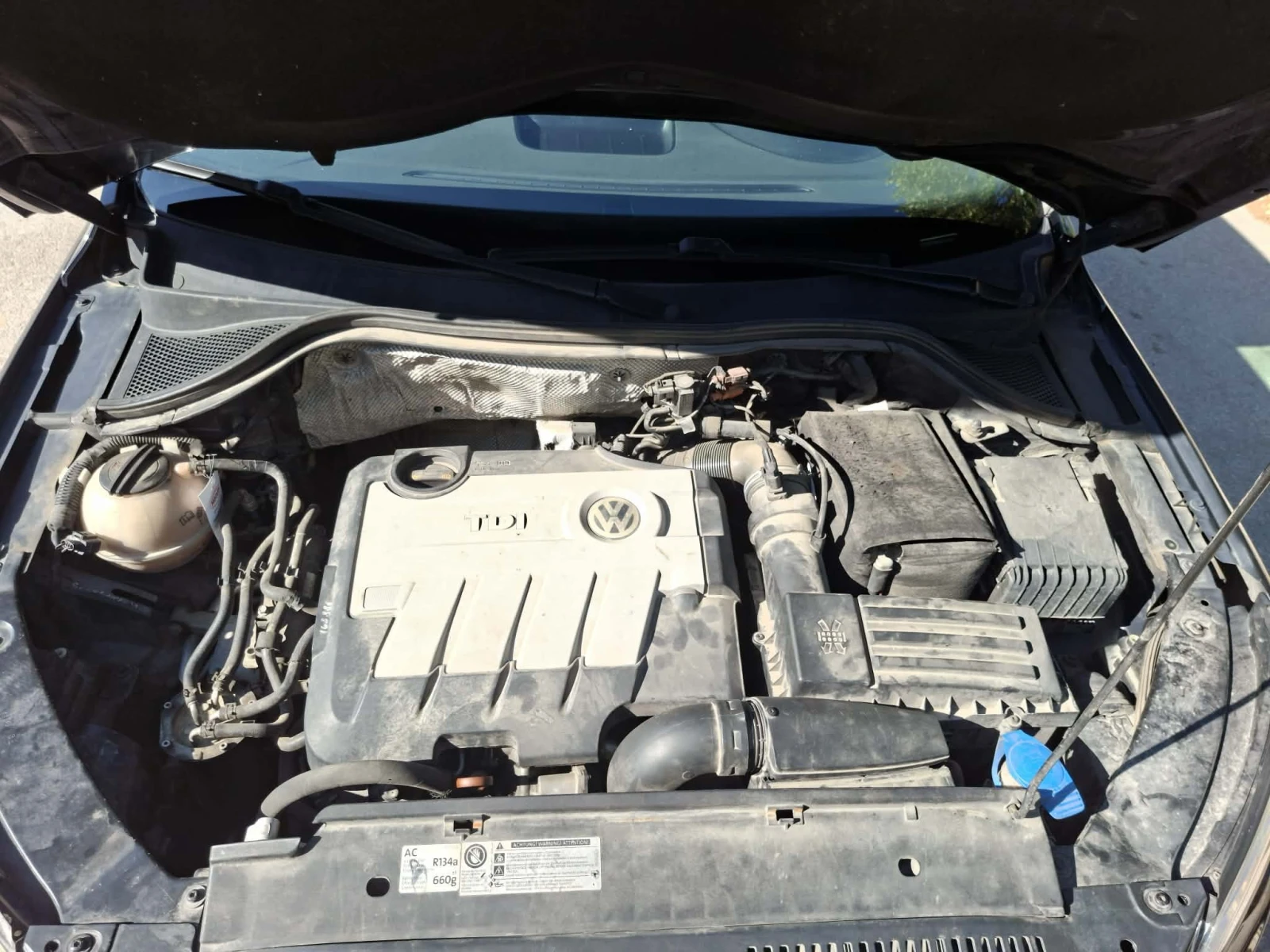 VW Tiguan 2.0 TDI 4x4, снимка 10 - Автомобили и джипове - 55676651