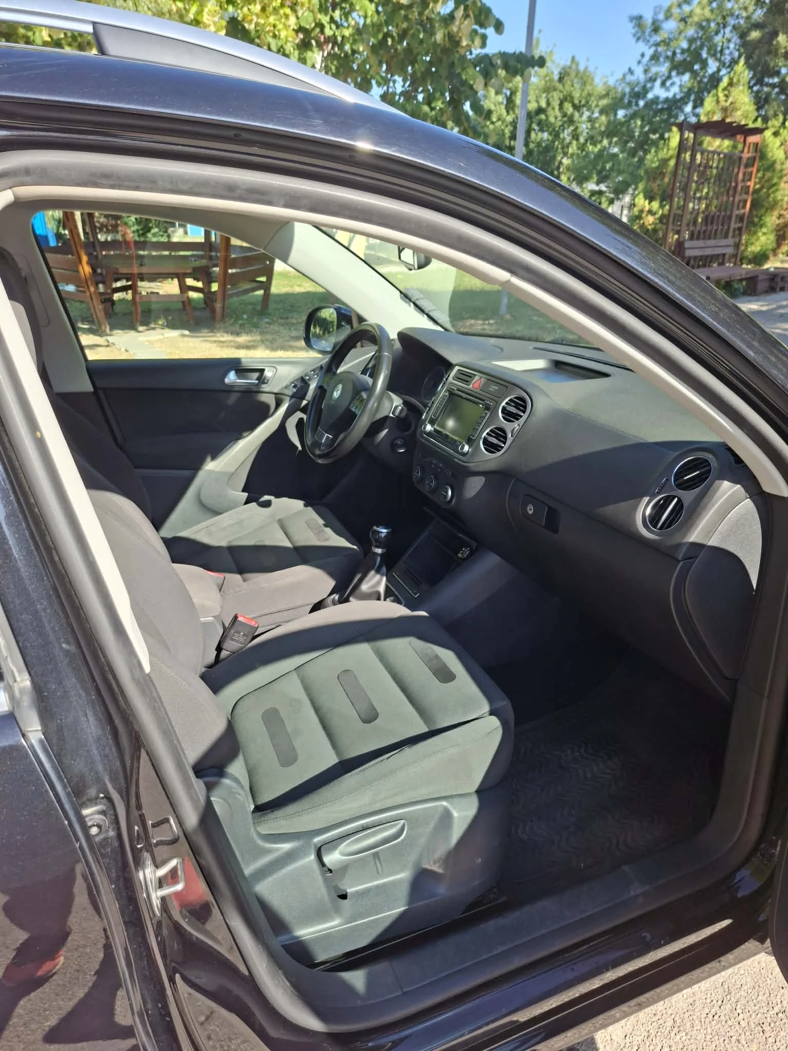 VW Tiguan 2.0 TDI 4x4, снимка 7 - Автомобили и джипове - 55676651
