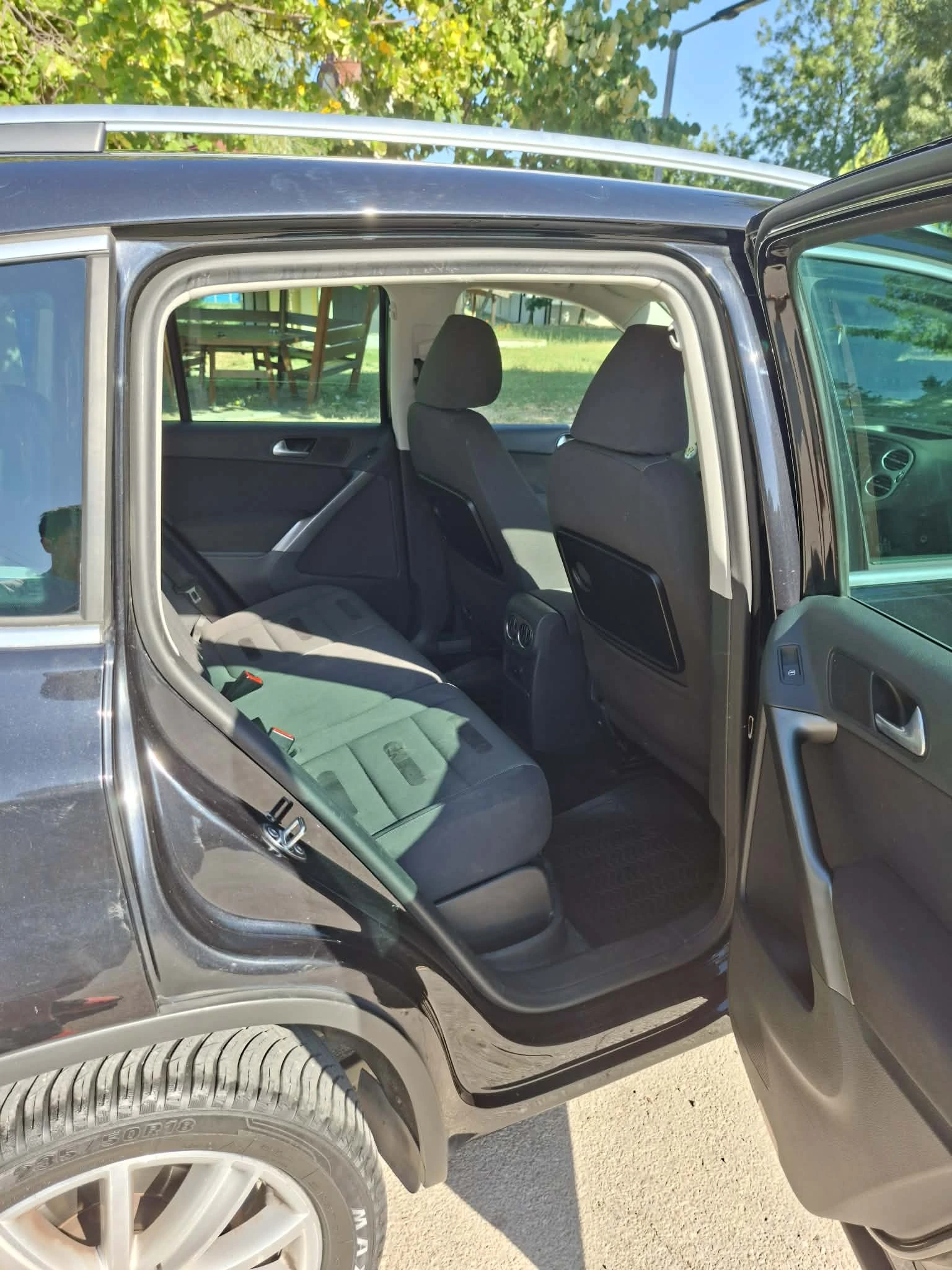 VW Tiguan 2.0 TDI 4x4, снимка 8 - Автомобили и джипове - 55676651