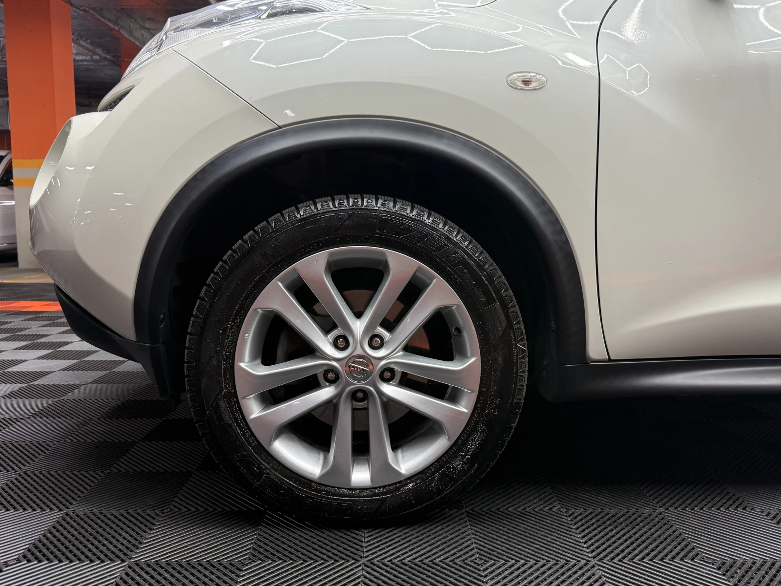 Nissan Juke 1.6i 190 к.с., снимка 6 - Автомобили и джипове - 55693441