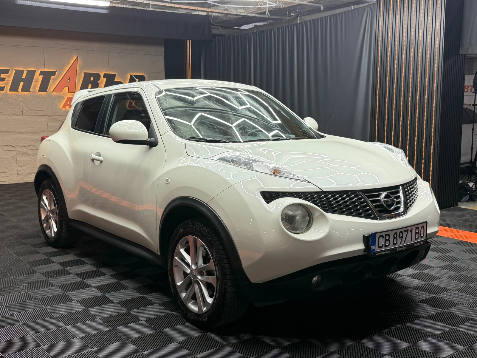 Nissan Juke 1.6i 190 к.с., снимка 3 - Автомобили и джипове - 55693441