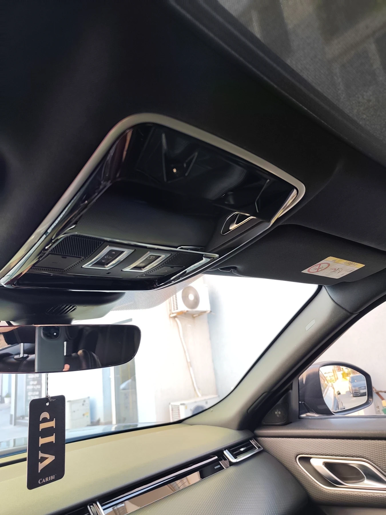 Land Rover Range Rover Velar, снимка 14 - Автомобили и джипове - 55827058