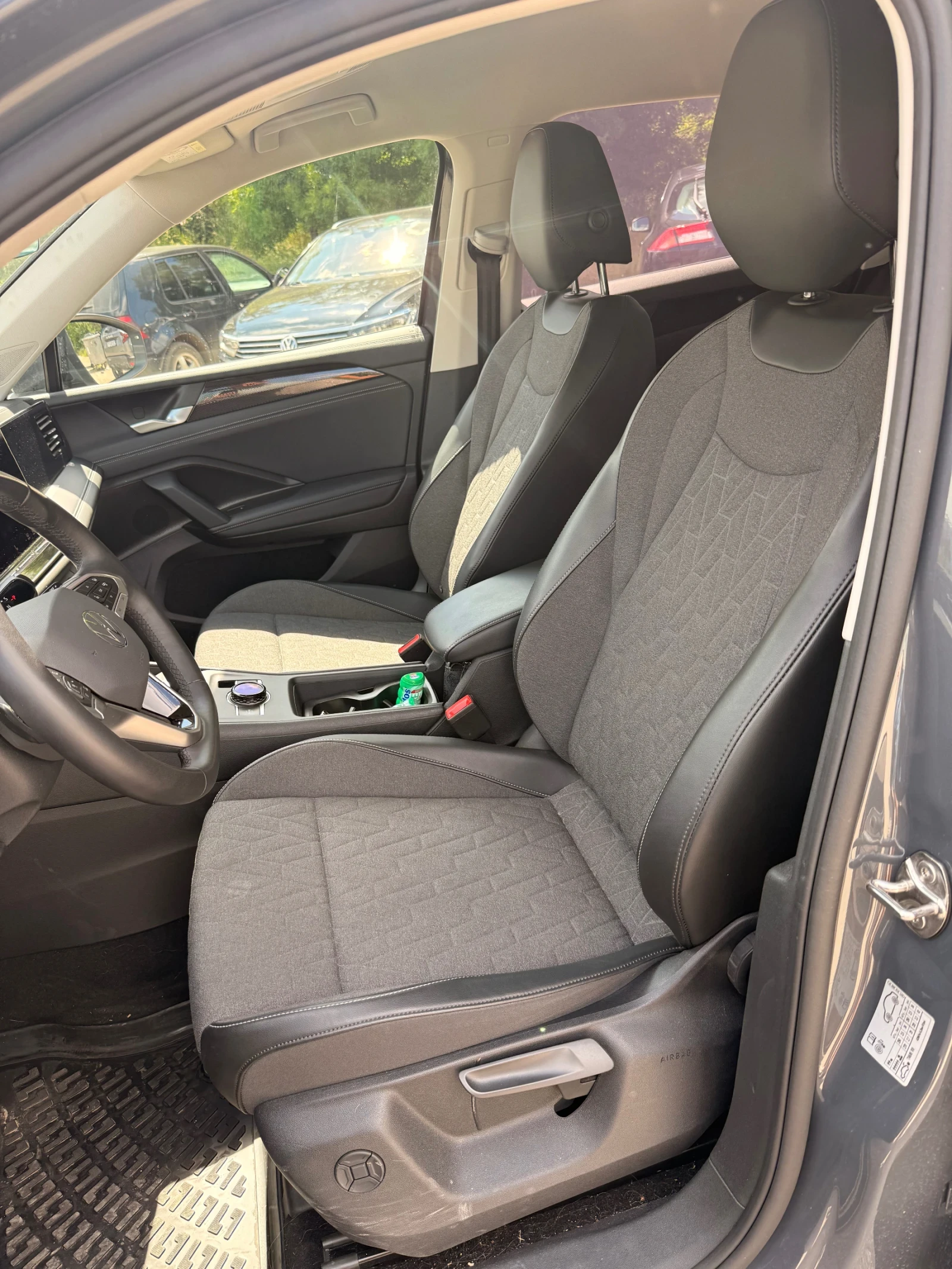 VW Tiguan Elegance 1.5 eTSI DSG B гаранция, снимка 10 - Автомобили и джипове - 55881071