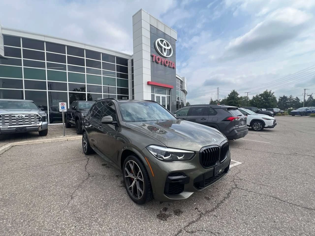 BMW X5 * 40i xDrive * CARFAX* АВТОРКЕДИТ* , снимка 3 - Автомобили и джипове - 55949952