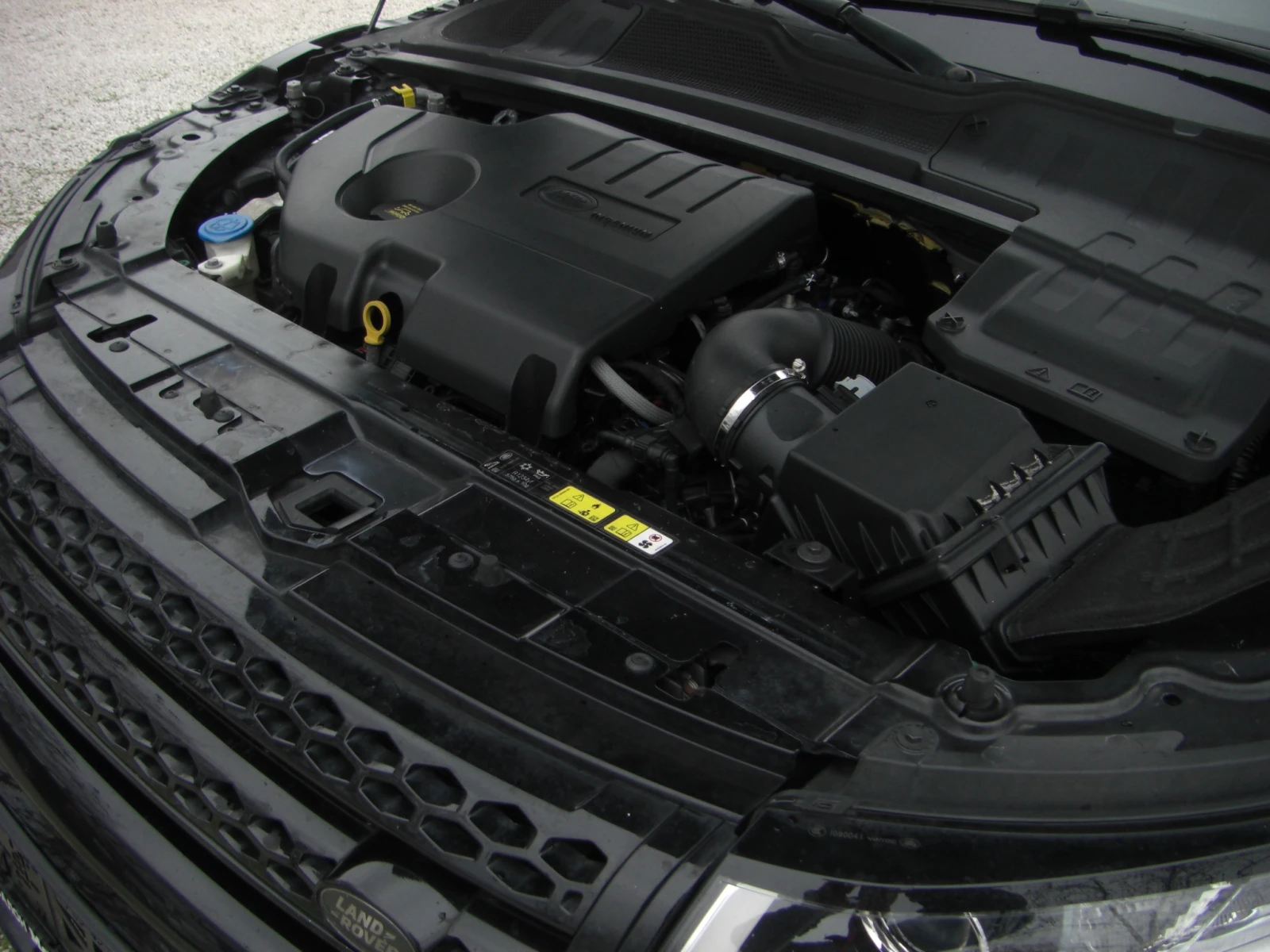 Land Rover Range Rover Evoque 2.0d Black Edition FACELIFT, снимка 17 - Автомобили и джипове - 56355998