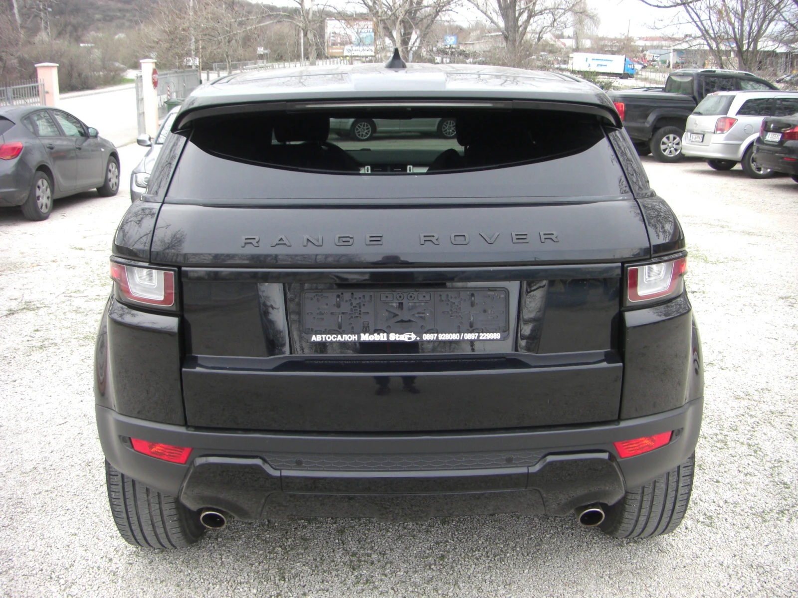 Land Rover Range Rover Evoque 2.0d Black Edition FACELIFT, снимка 4 - Автомобили и джипове - 56355998