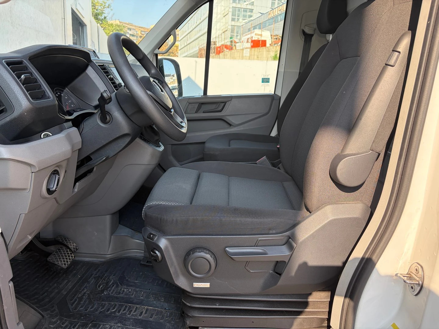VW Crafter, снимка 8 - Бусове и автобуси - 56421203