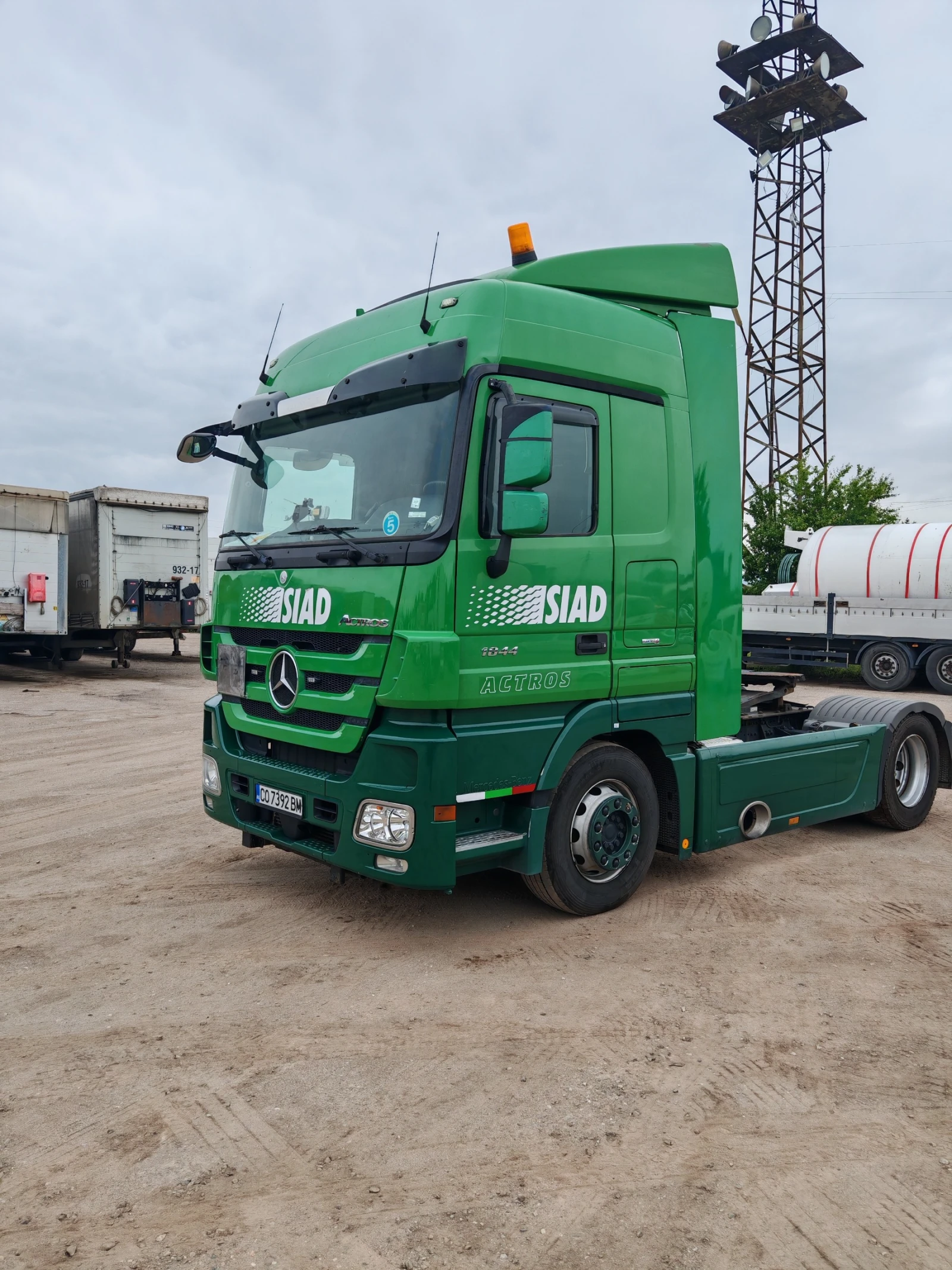 Mercedes-Benz Actros 1844 - изображение 2