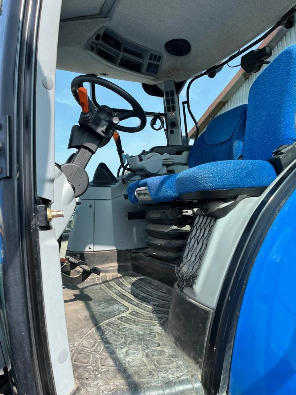 Трактор New Holland T.7200 - изображение 4