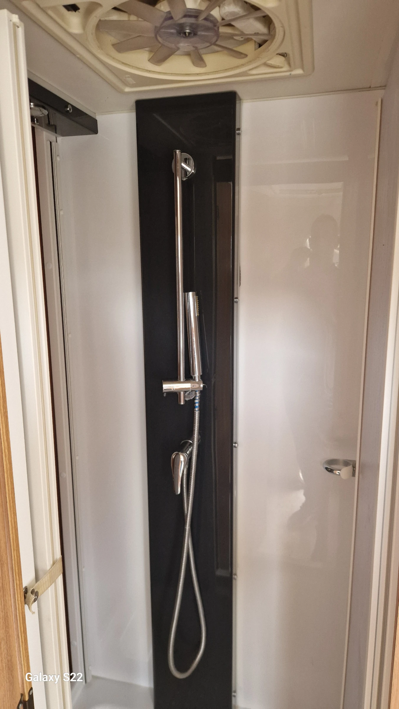  Adria RUBIS | Mobile.bg   12