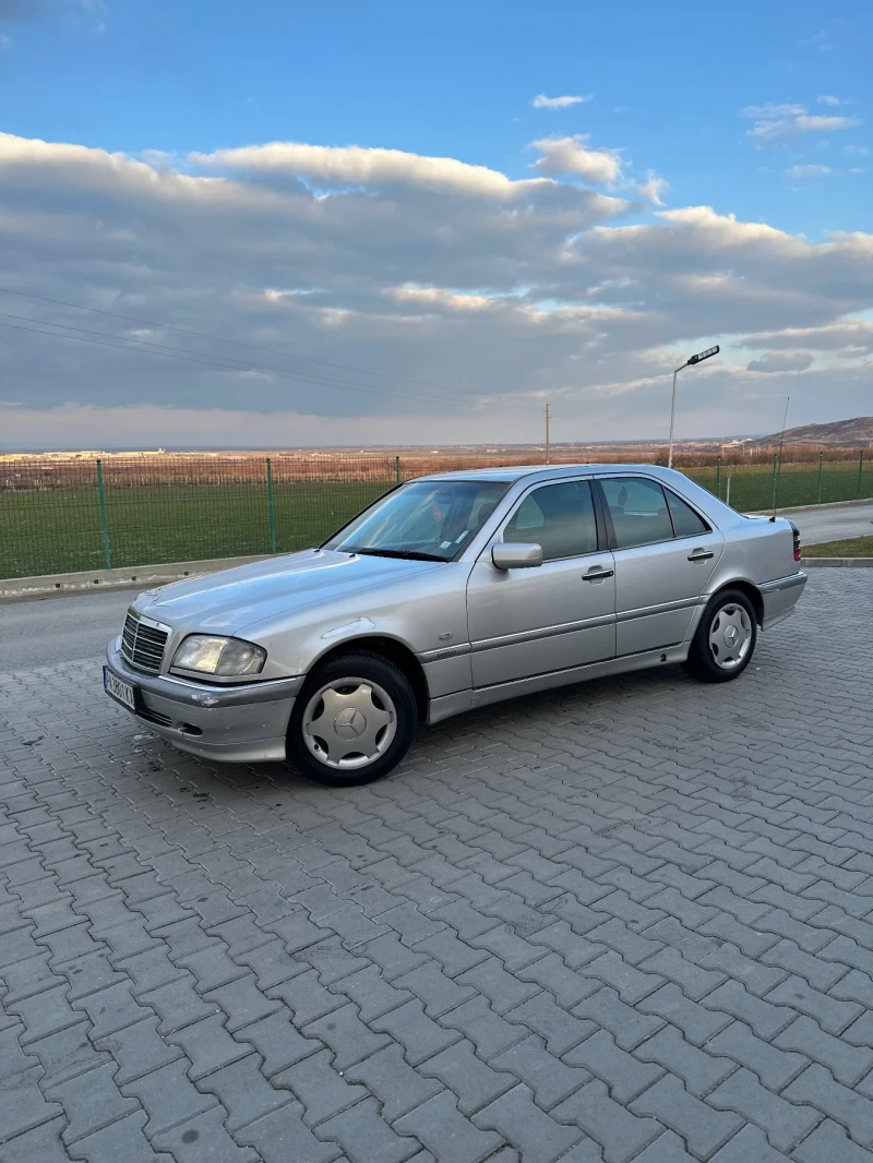 Mercedes-Benz C 220 220D, снимка 2 - Автомобили и джипове - 49535899