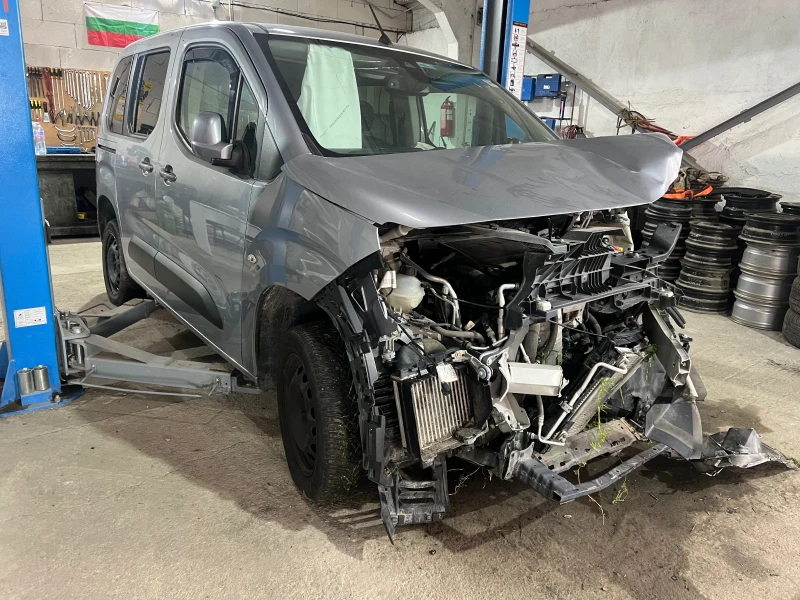 Opel Combo 1.2T, снимка 4 - Автомобили и джипове - 50208503