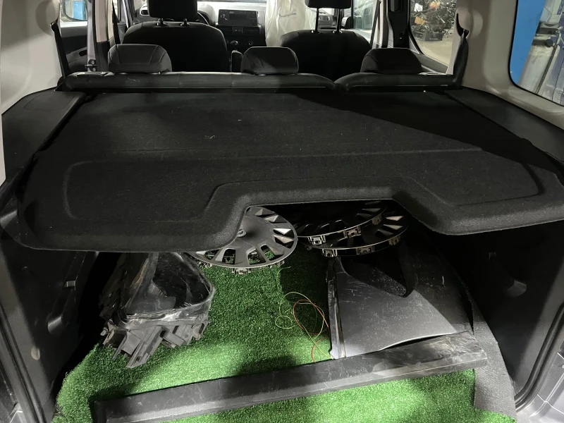 Opel Combo 1.2T, снимка 10 - Автомобили и джипове - 50208503