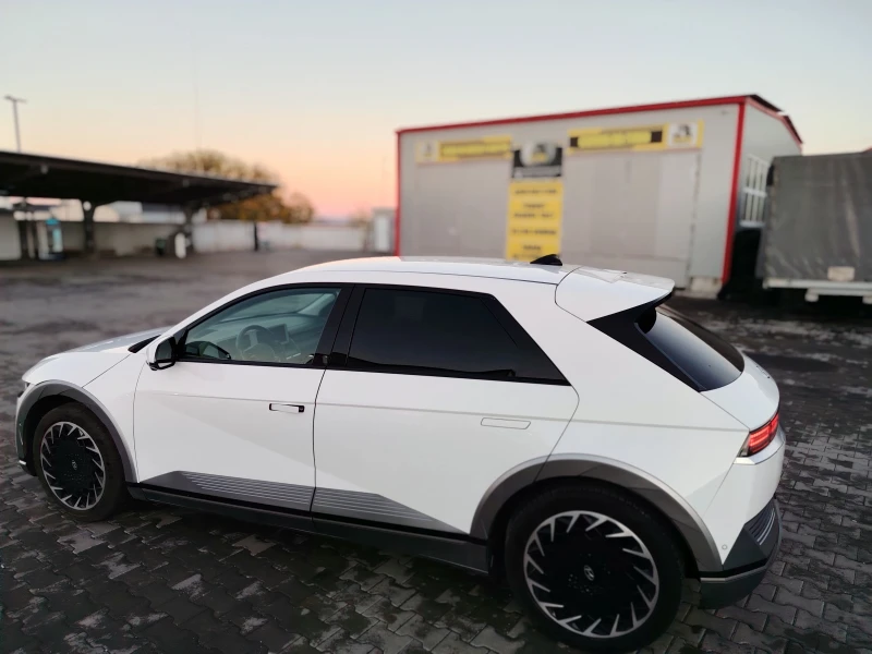 Hyundai Ioniq 5 72.6KW RWD Сервизна Кн, FULL екстри, снимка 7 - Автомобили и джипове - 52203606