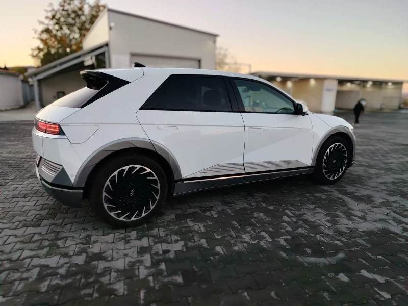 Hyundai Ioniq 5 72.6KW RWD Сервизна Кн, FULL екстри, снимка 5 - Автомобили и джипове - 52203606