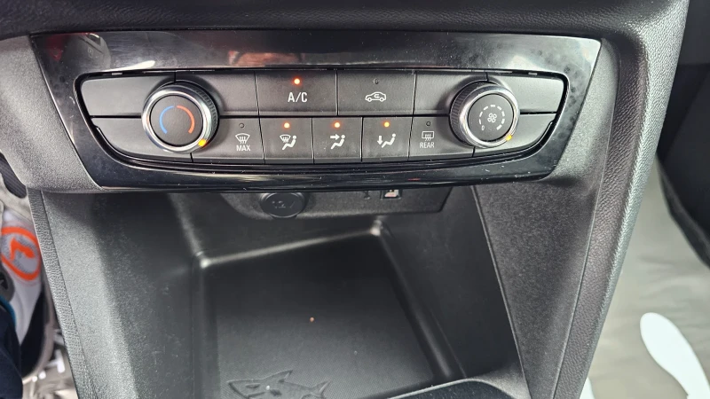 Opel Corsa 1.5--NAVI---TOPP, снимка 12 - Автомобили и джипове - 53204888