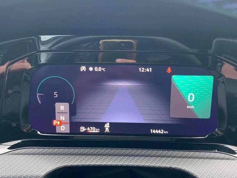 VW Golf R / DSG / ОБДУХВАНЕ / CARFAX, снимка 10 - Автомобили и джипове - 53235777