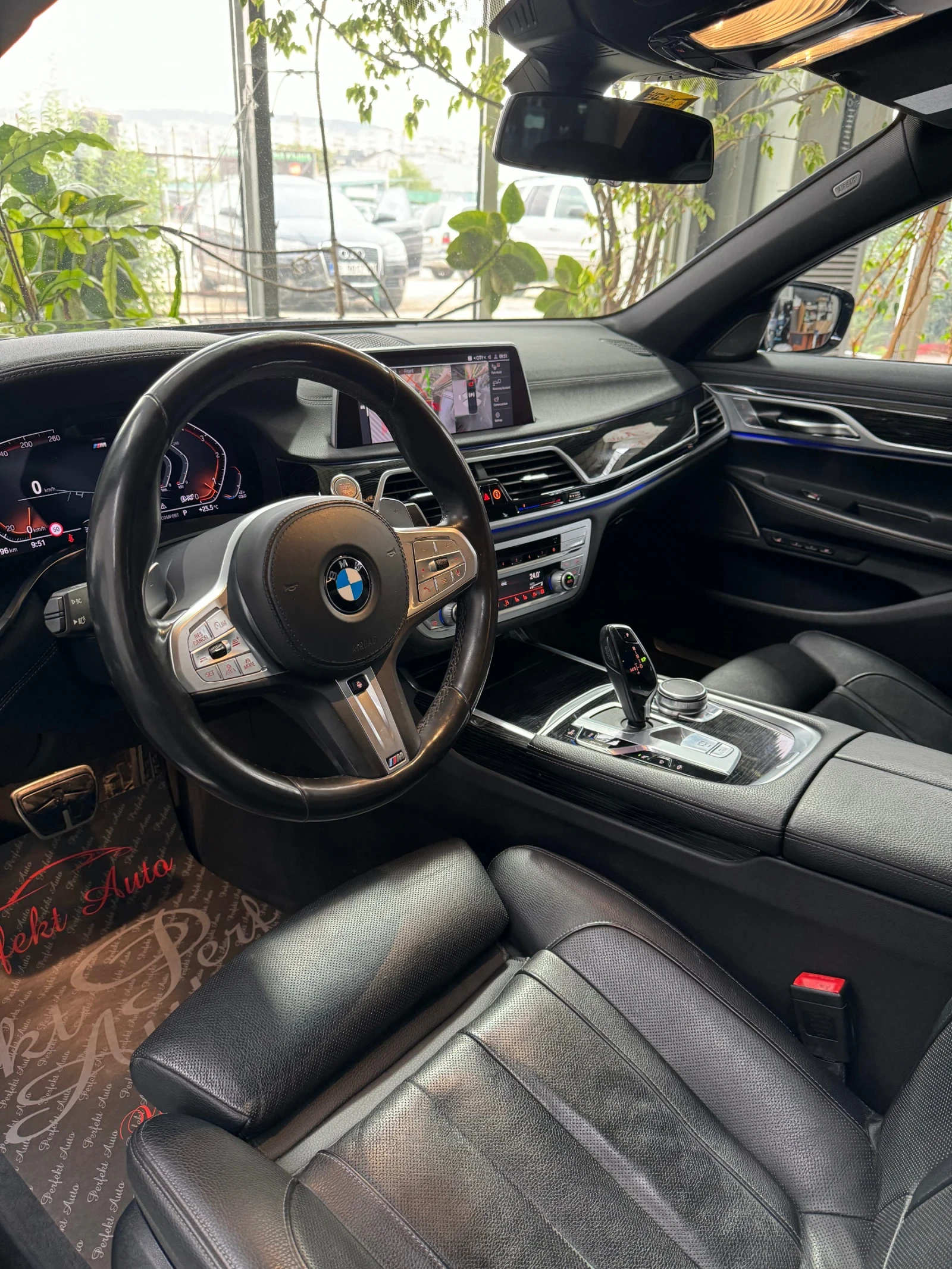 BMW 740 xDrive* FULL Екстри* HARMAN/ KARDON* HEAD UP* M PA - изображение 10