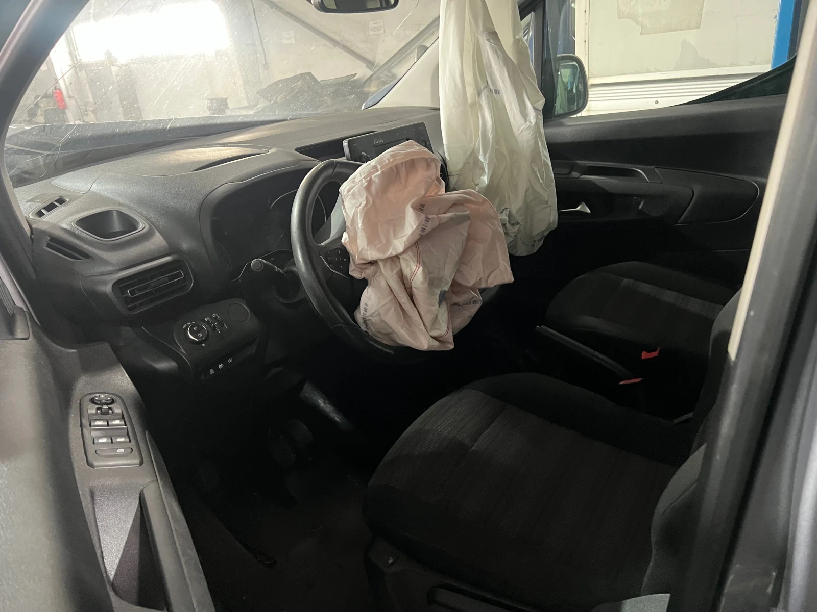 Opel Combo 1.2T - изображение 5