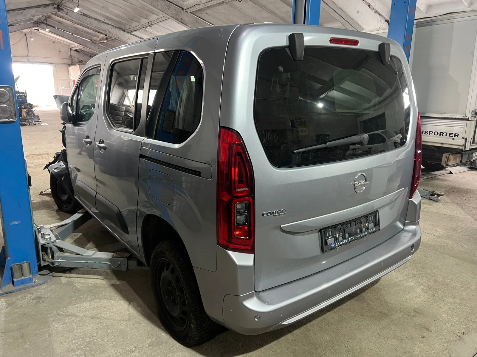 Opel Combo 1.2T - изображение 2