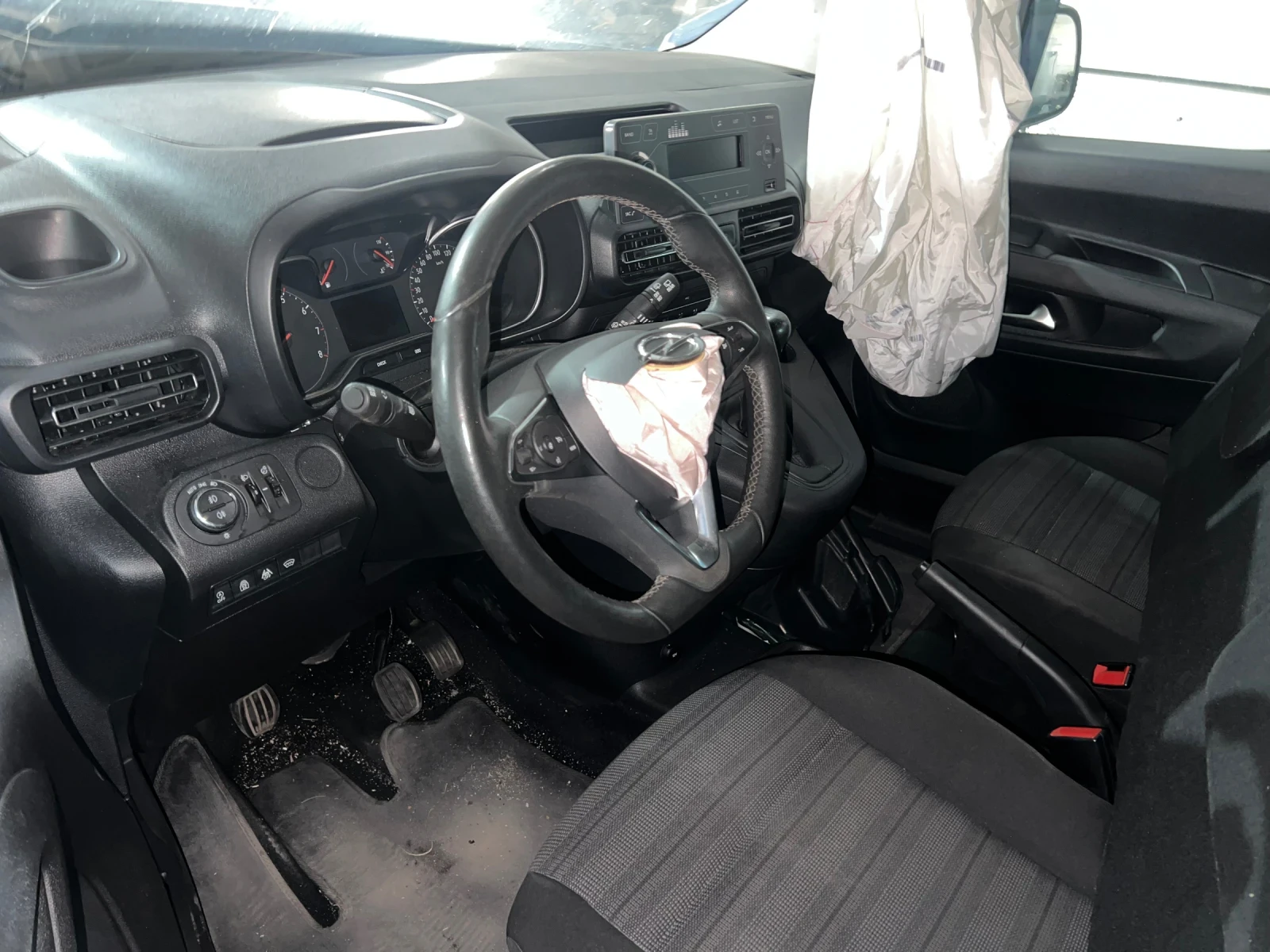 Opel Combo 1.2T - изображение 8