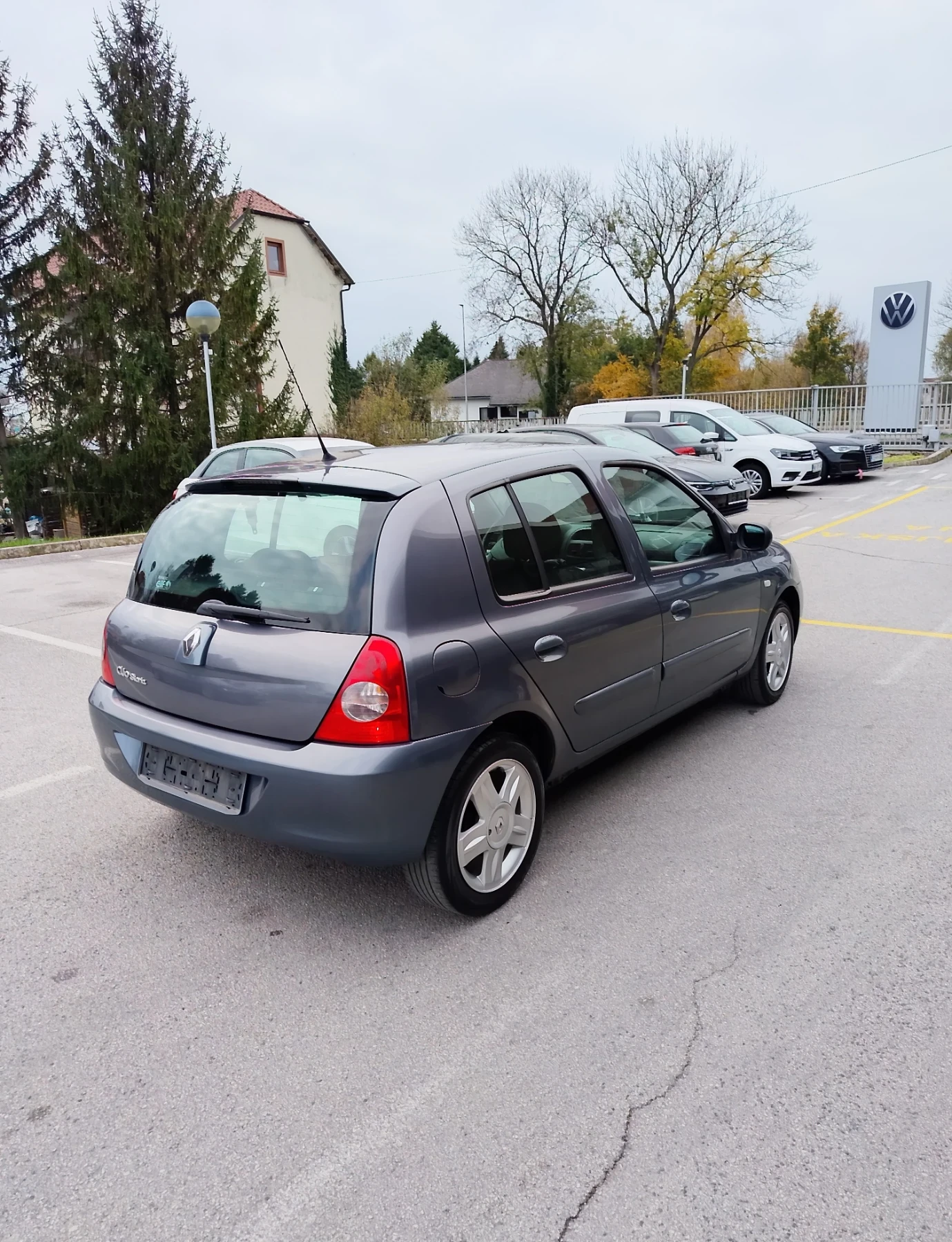Renault Clio 1.2i -75кс Климатик  - изображение 9