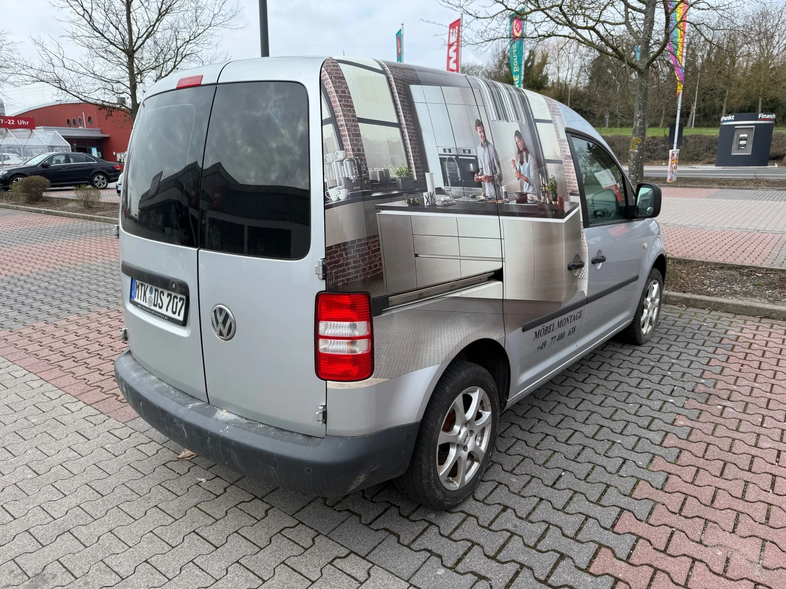 VW Caddy 1.6 TDI Clima, снимка 13 - Автомобили и джипове - 54299657