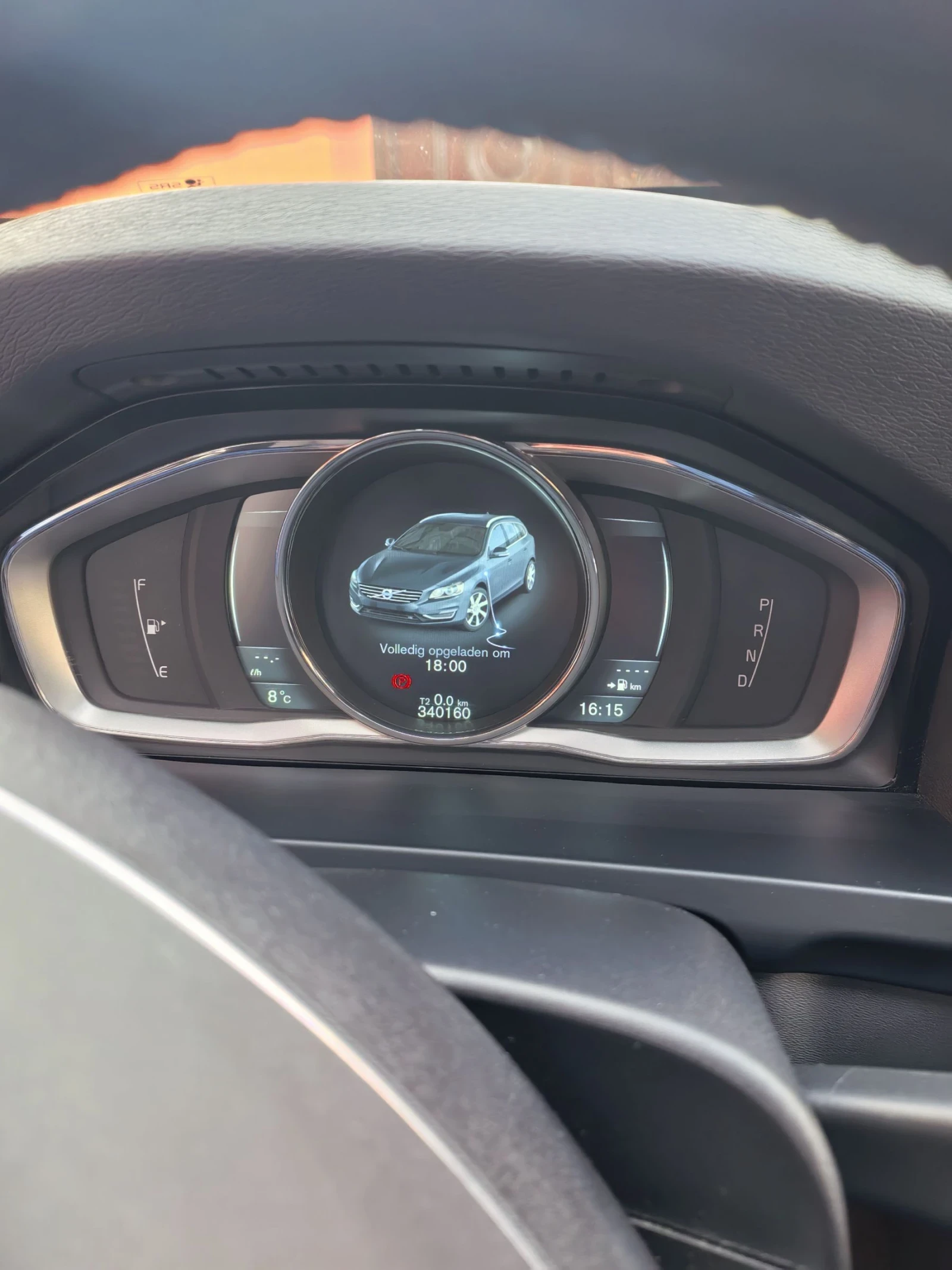 Volvo V60 Plug in hibrid, снимка 12 - Автомобили и джипове - 54140046