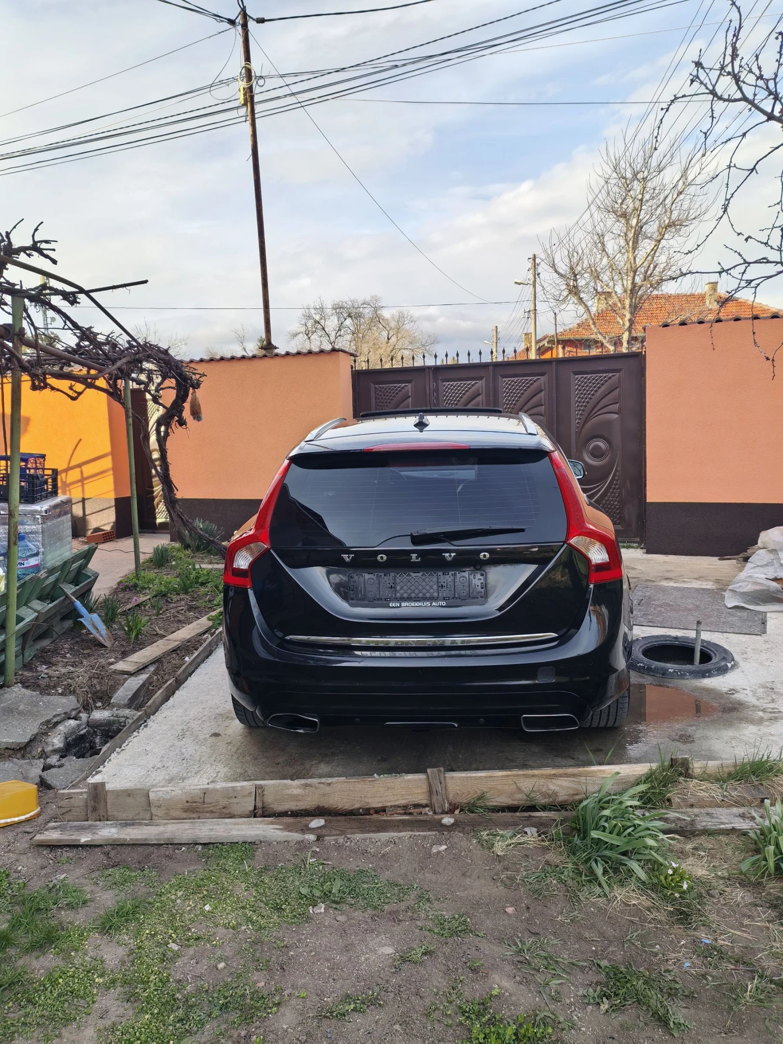 Volvo V60 Plug in hibrid, снимка 4 - Автомобили и джипове - 54140046