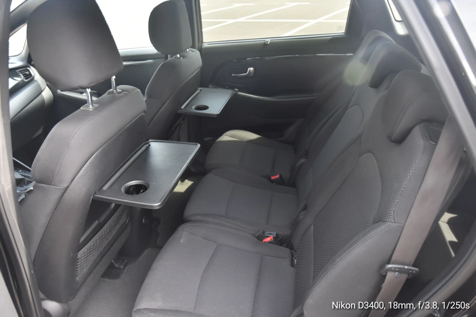 Kia Carens 1.7 CRDI 7 местна, снимка 15 - Автомобили и джипове - 54180444