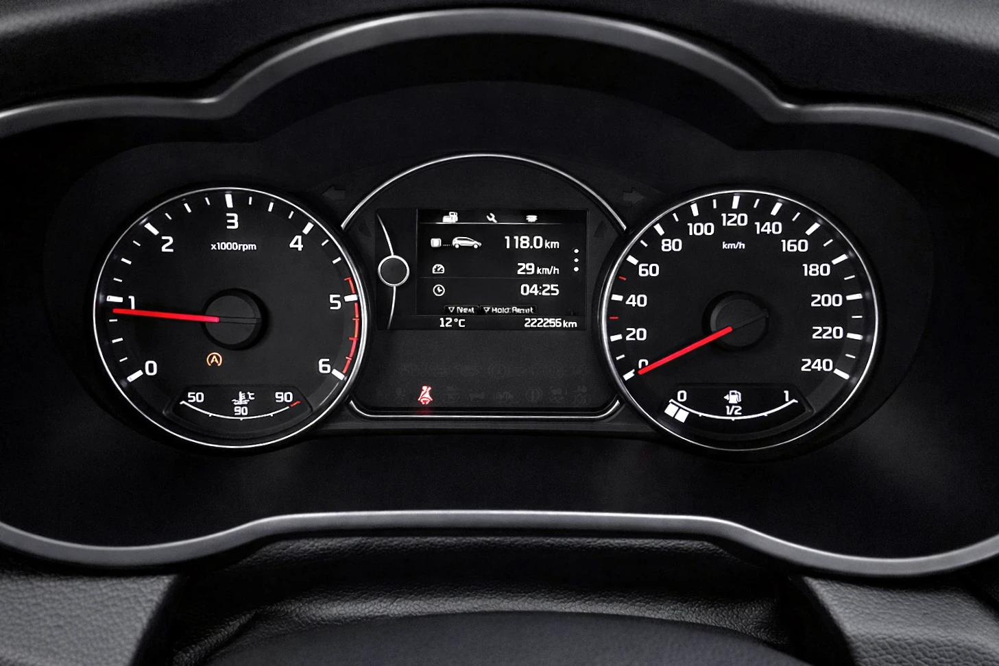 Kia Carens 1.7 CRDI 7 местна, снимка 13 - Автомобили и джипове - 54180444